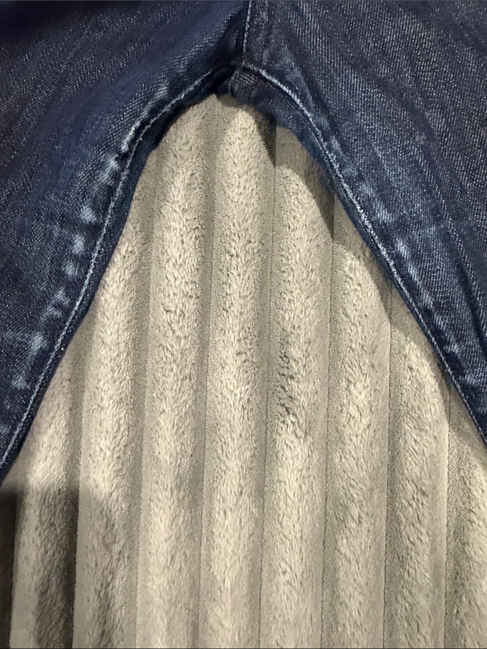 Citizens Of Humanity Indigo Flare Jeans - Picture 9 of 10